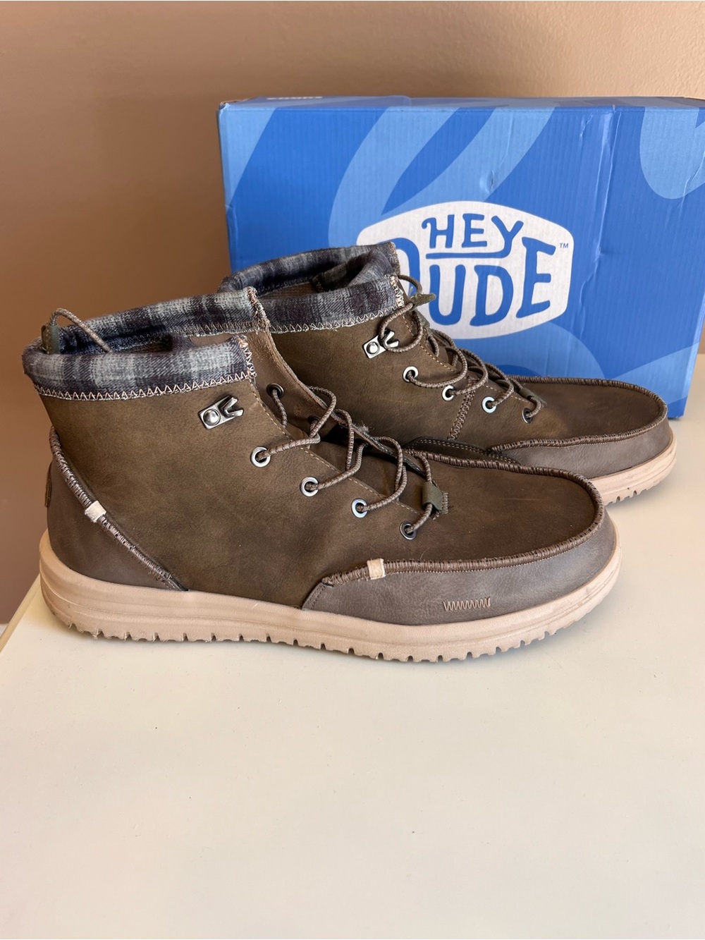 Hey Dude Men’s Olive Brown Plaid Collar Chukka Boots